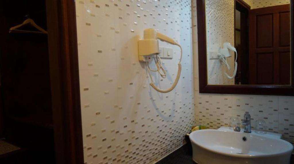 Vansana Hotel Vang Vieng Dış mekan fotoğraf
